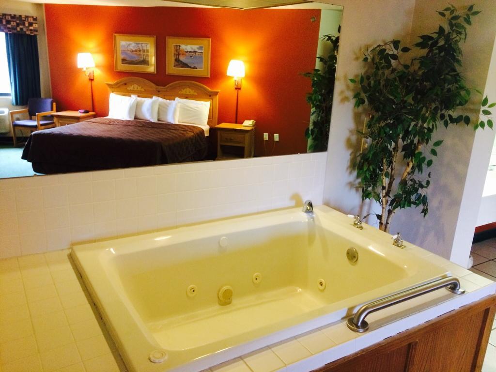 Regency Inn And Suites Stilwell Chambre photo