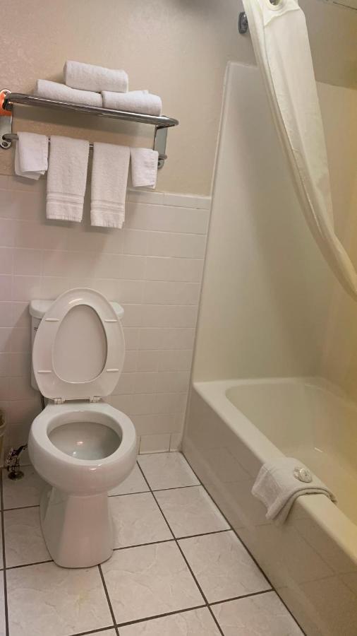 Regency Inn And Suites Stilwell Extérieur photo