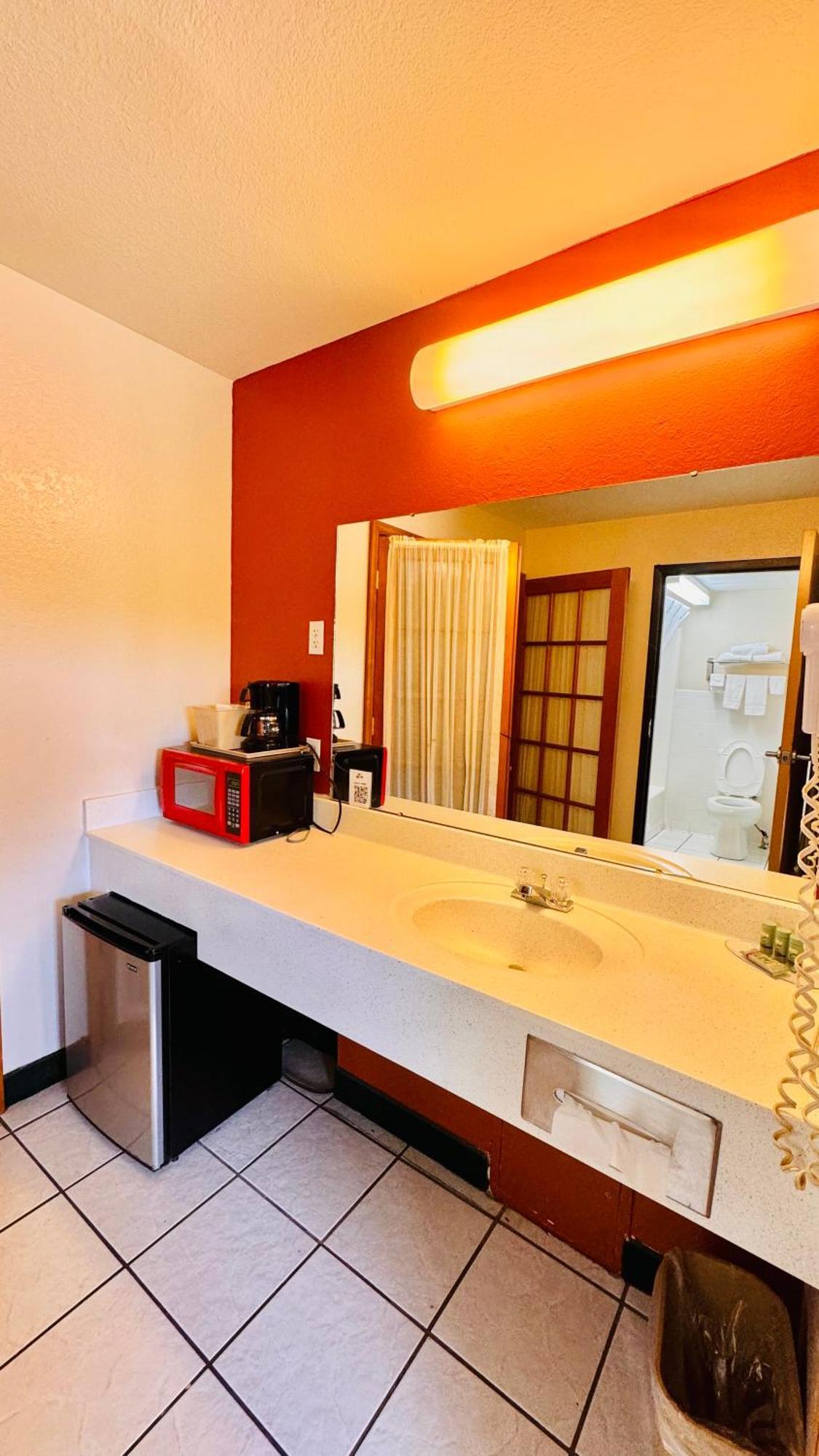 Regency Inn And Suites Stilwell Extérieur photo